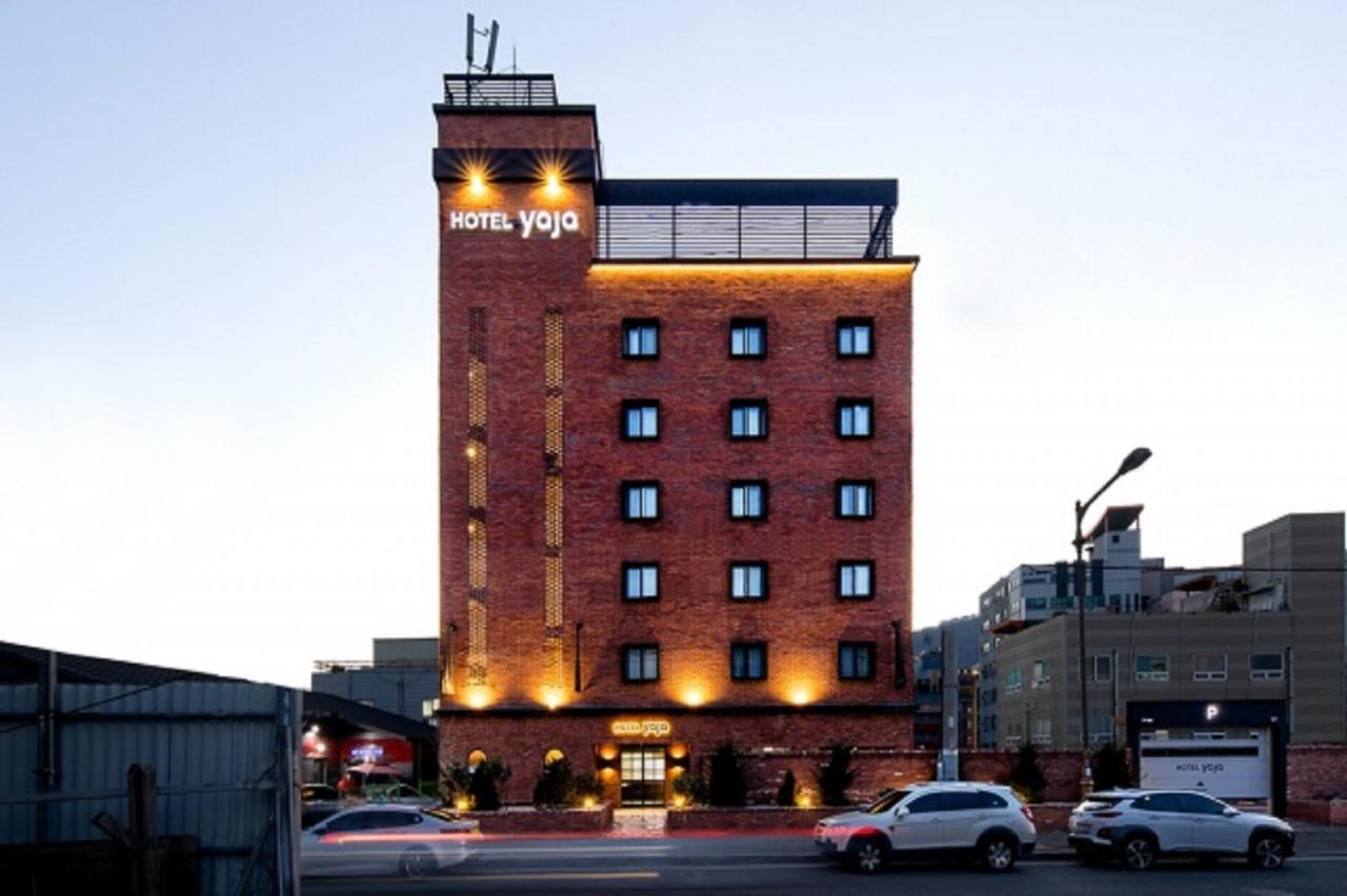 Hotel Yaja Gimhae Экстерьер фото
