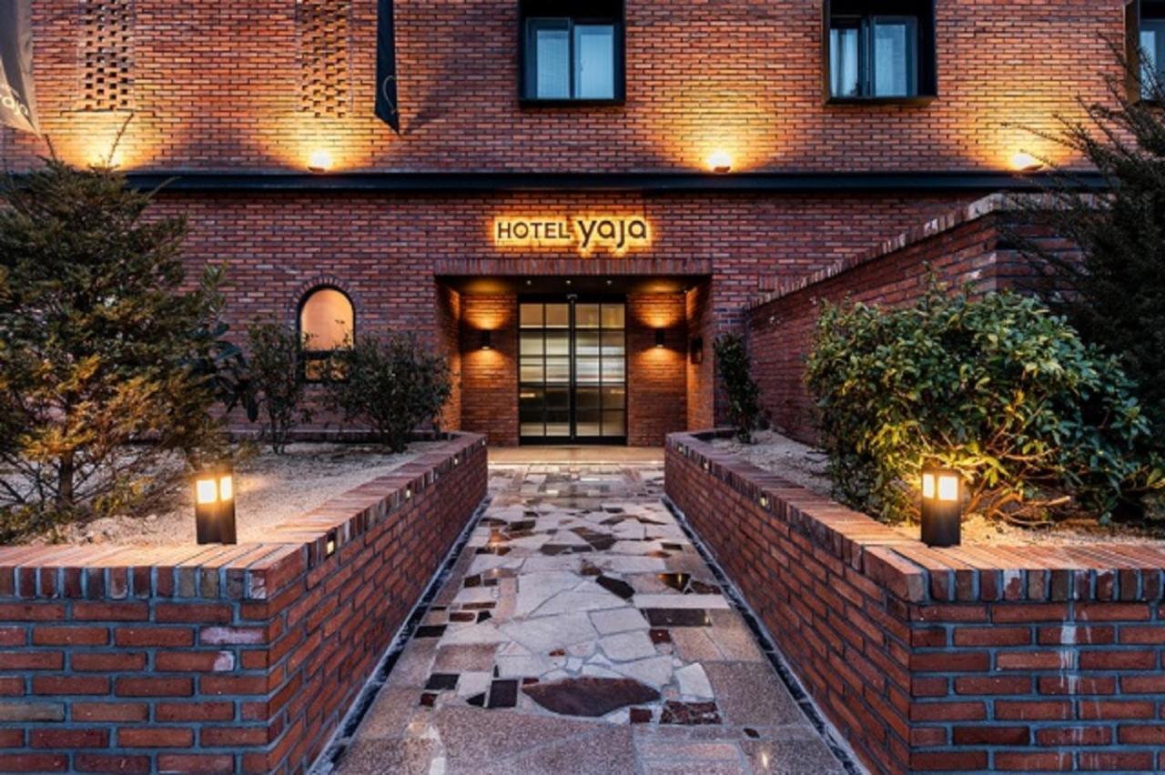 Hotel Yaja Gimhae Экстерьер фото