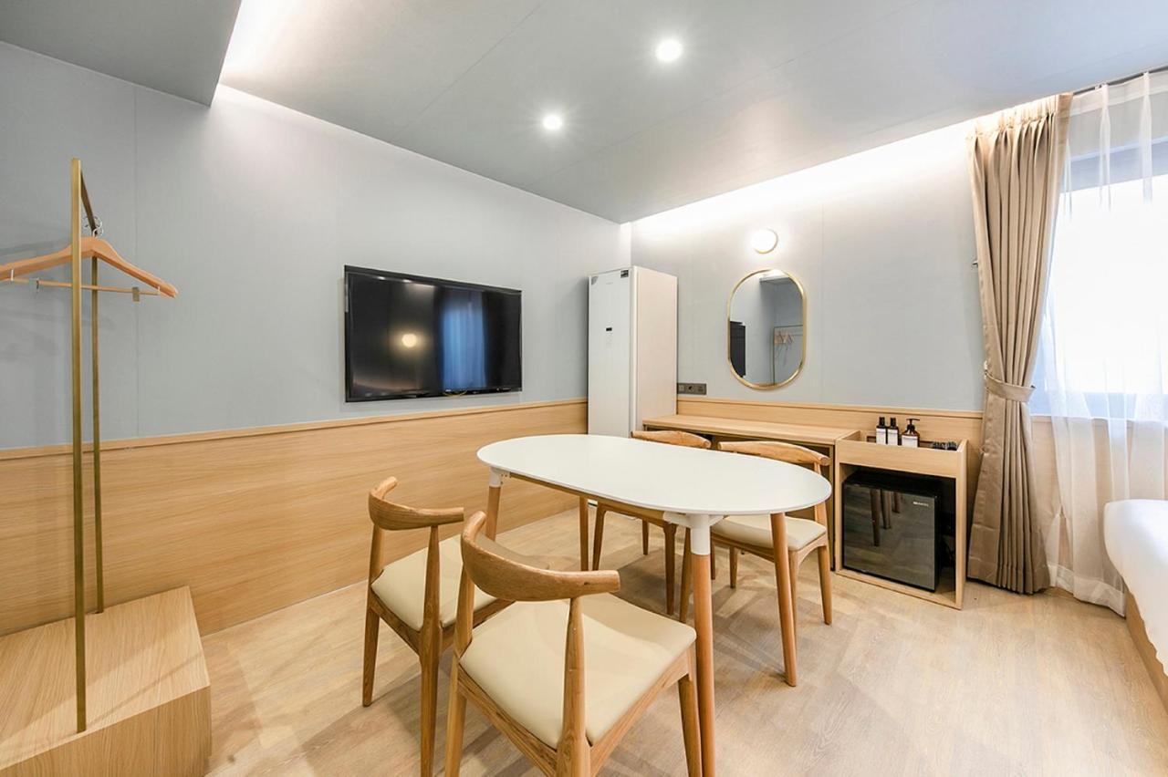 Hotel Yaja Gimhae Экстерьер фото